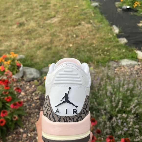 Nike Air Jordan 3 Retro Dark Mocha “Neapolitan” size 9 in women. Dead-stock - Picture 4 of 4